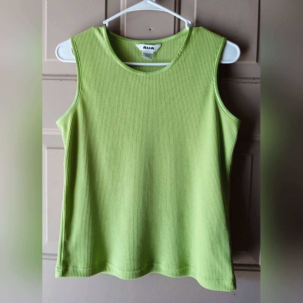 ALIA Women's Green Ribbed Tank Top